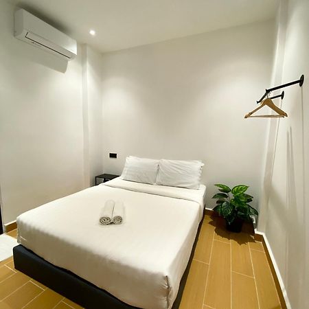 The 6N By Sky Hive Hotel George Town Bagian luar foto