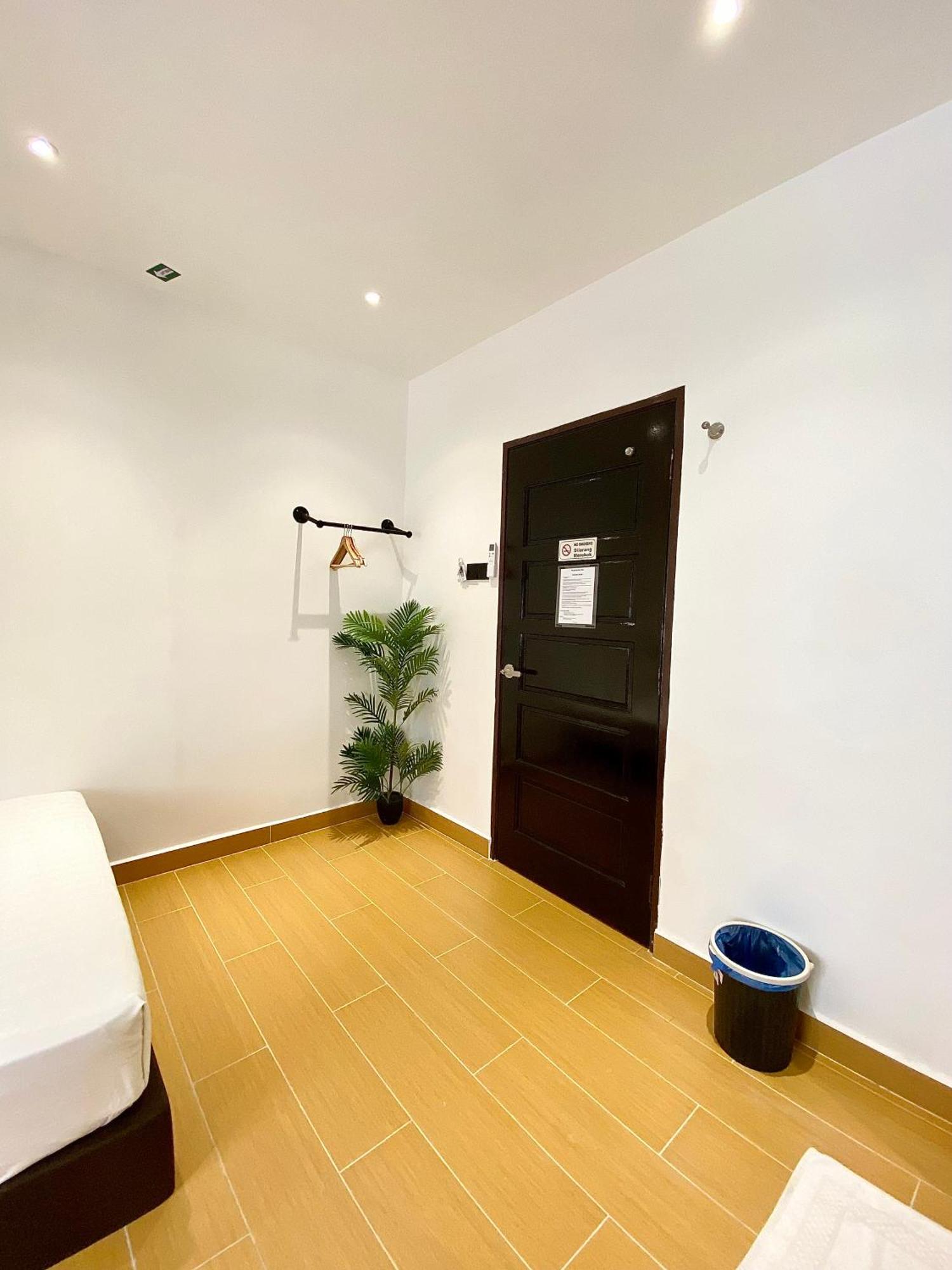 The 6N By Sky Hive Hotel George Town Bagian luar foto
