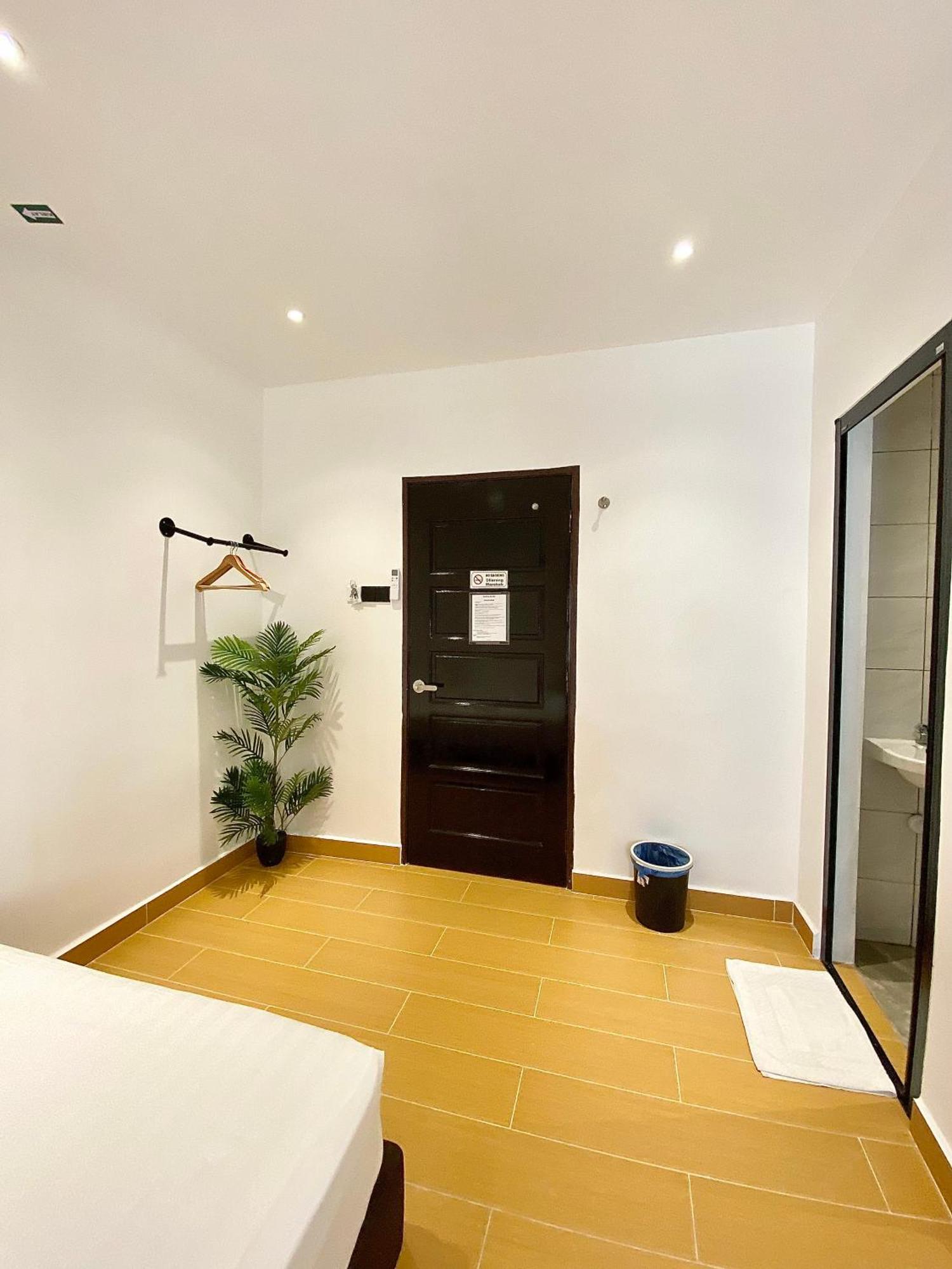 The 6N By Sky Hive Hotel George Town Bagian luar foto