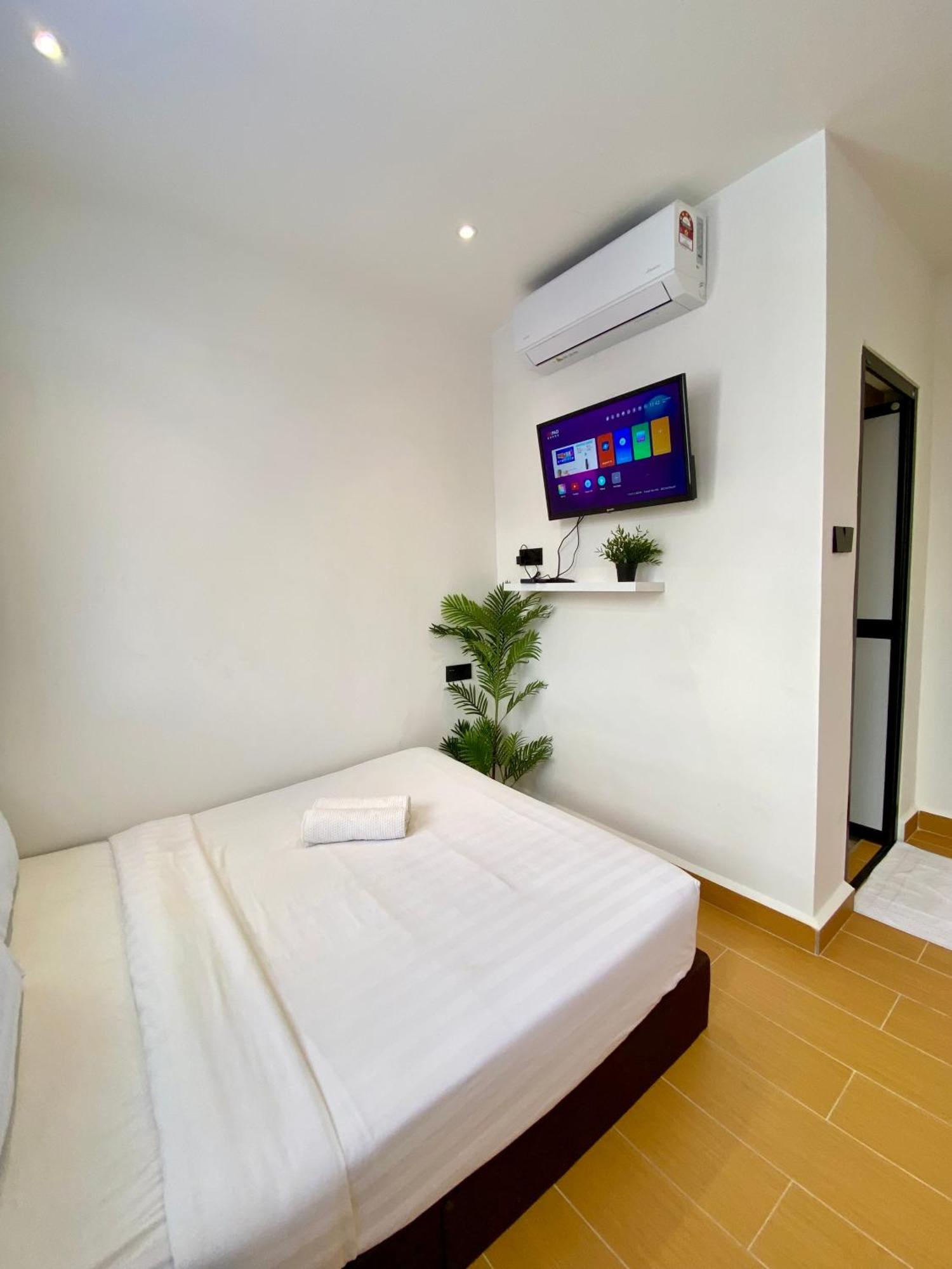 The 6N By Sky Hive Hotel George Town Bagian luar foto