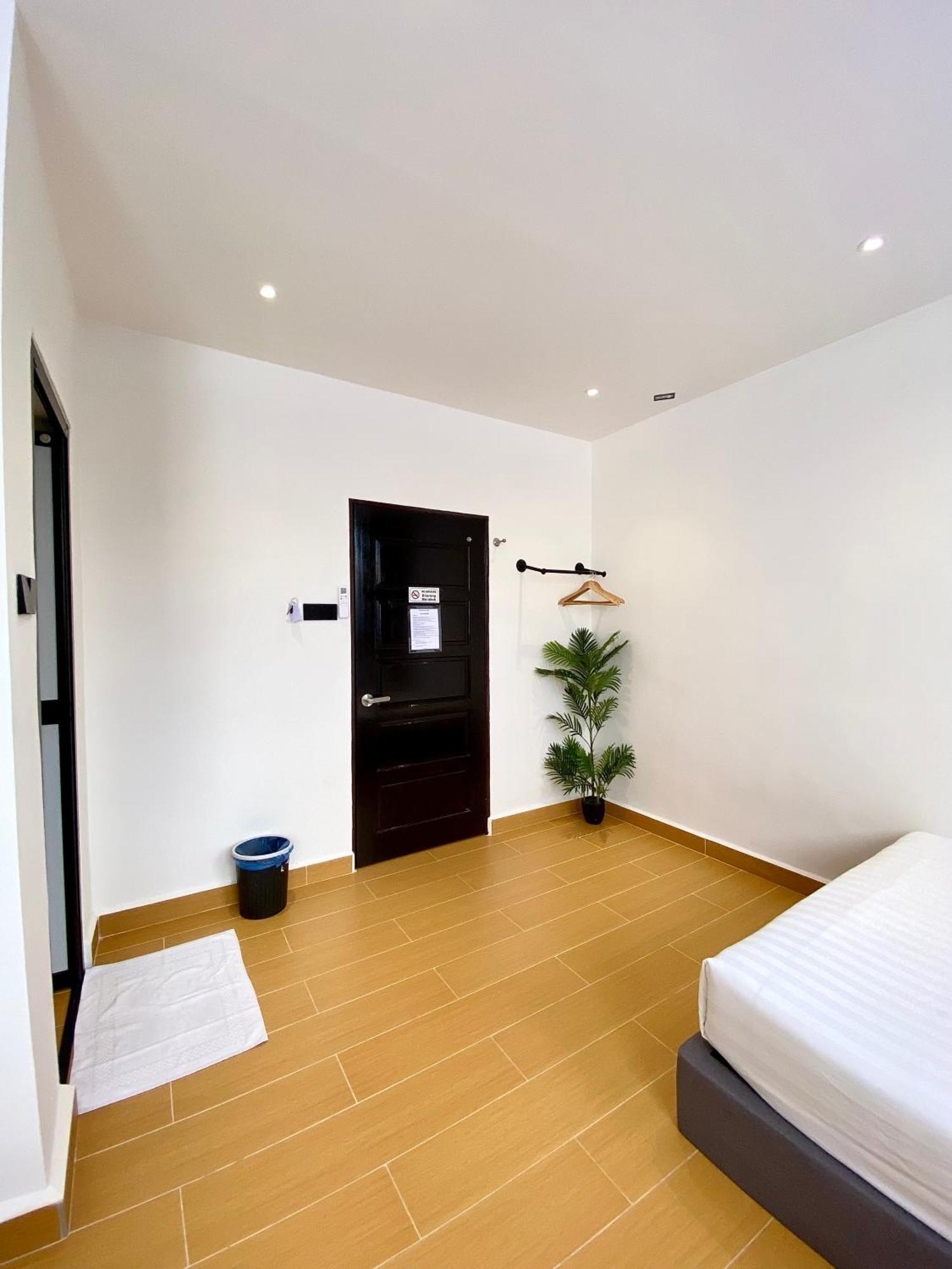 The 6N By Sky Hive Hotel George Town Bagian luar foto