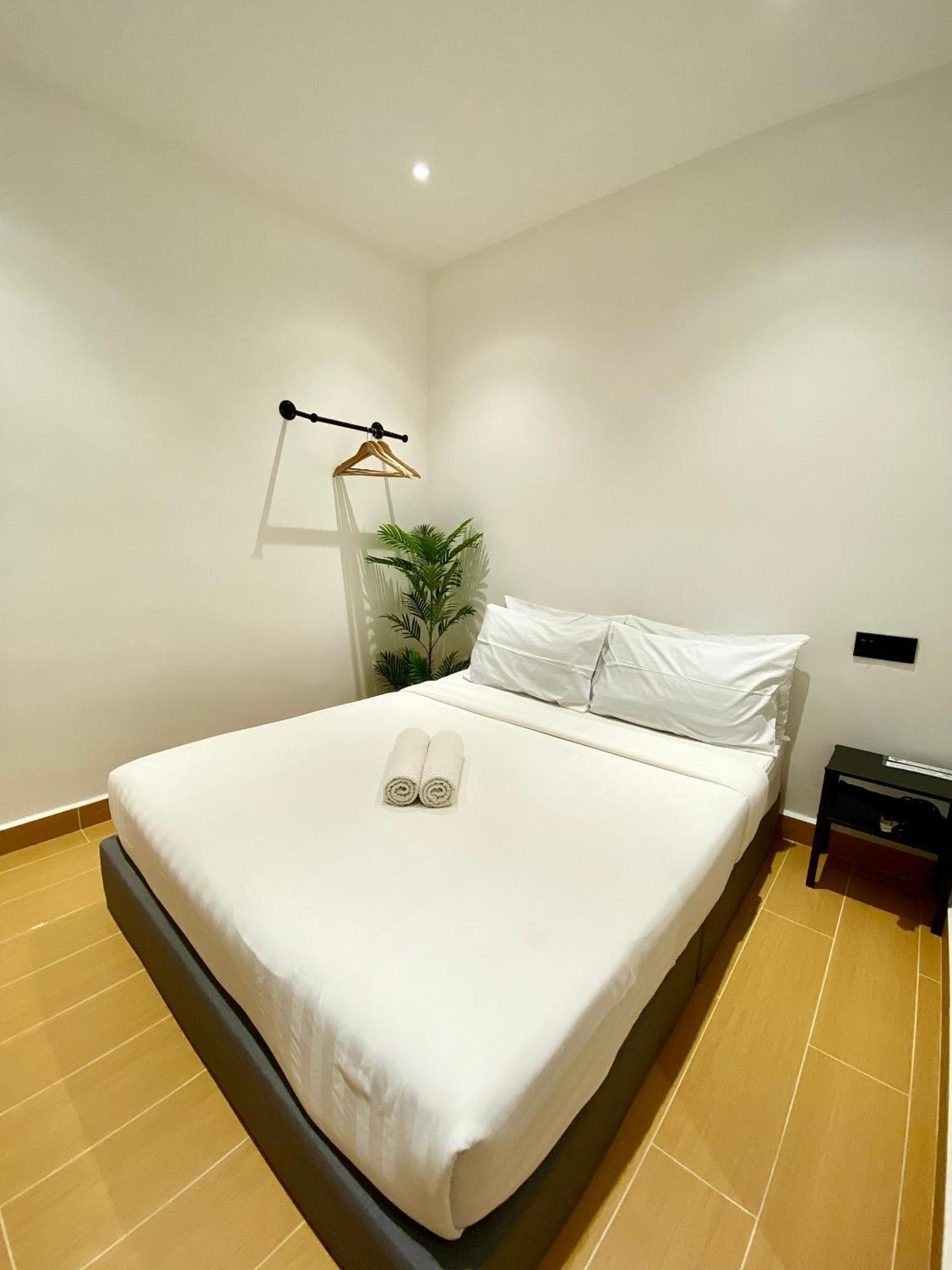The 6N By Sky Hive Hotel George Town Bagian luar foto