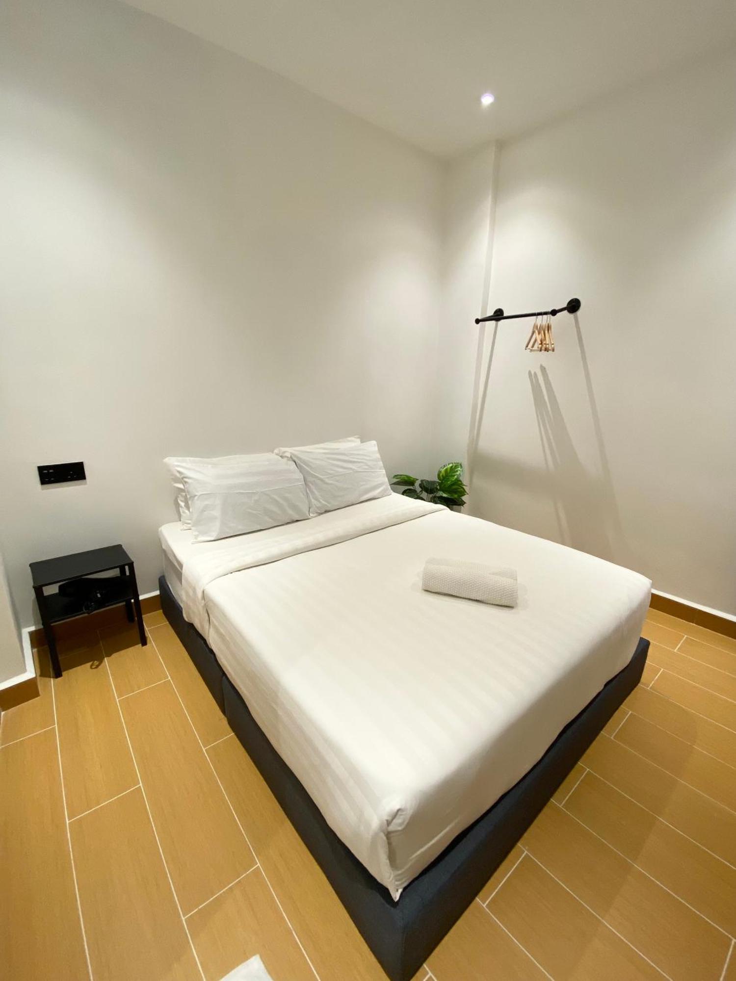 The 6N By Sky Hive Hotel George Town Bagian luar foto