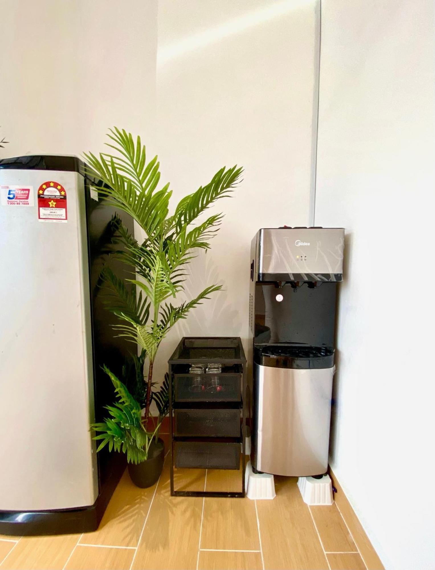 The 6N By Sky Hive Hotel George Town Bagian luar foto