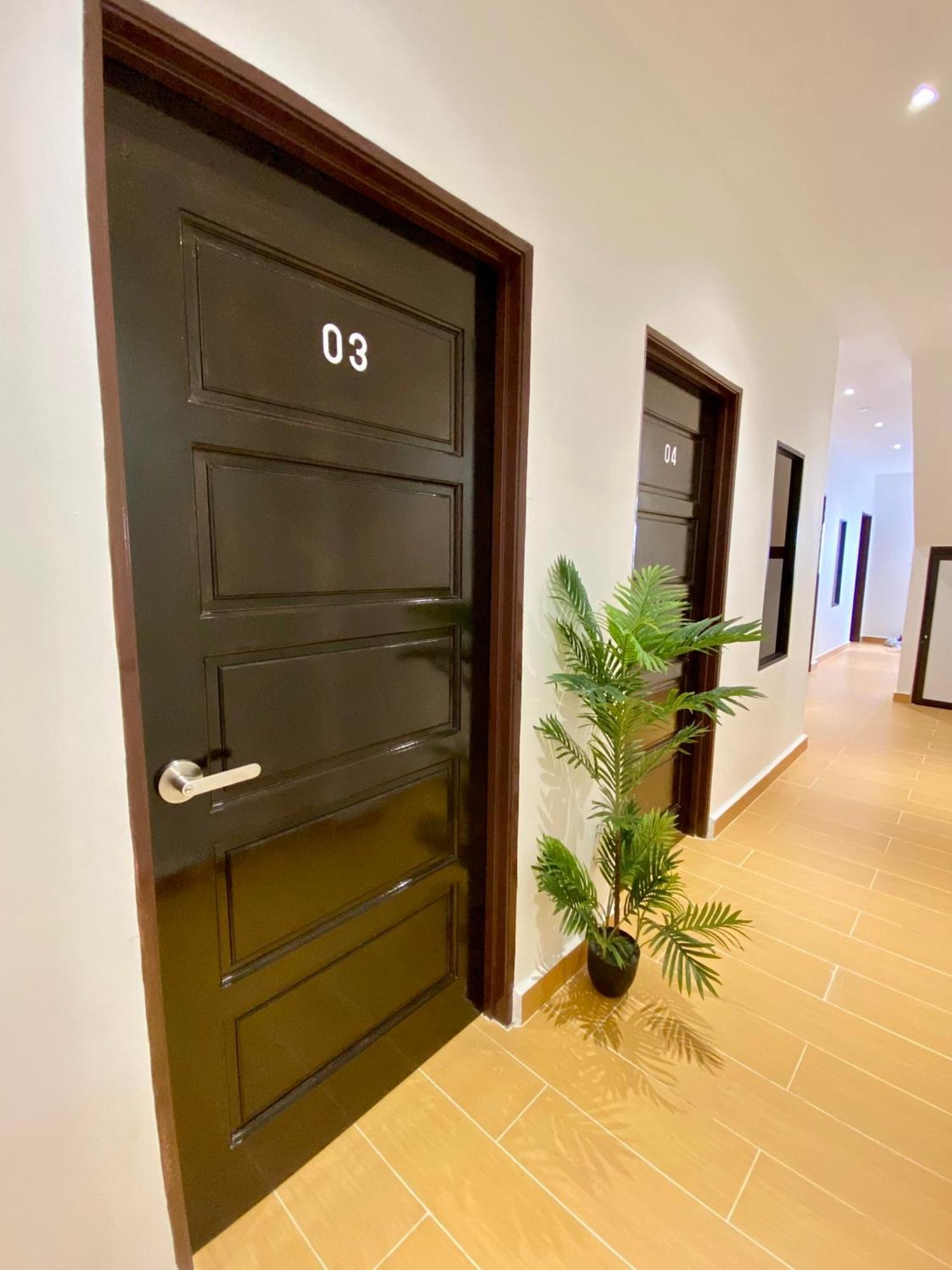 The 6N By Sky Hive Hotel George Town Bagian luar foto