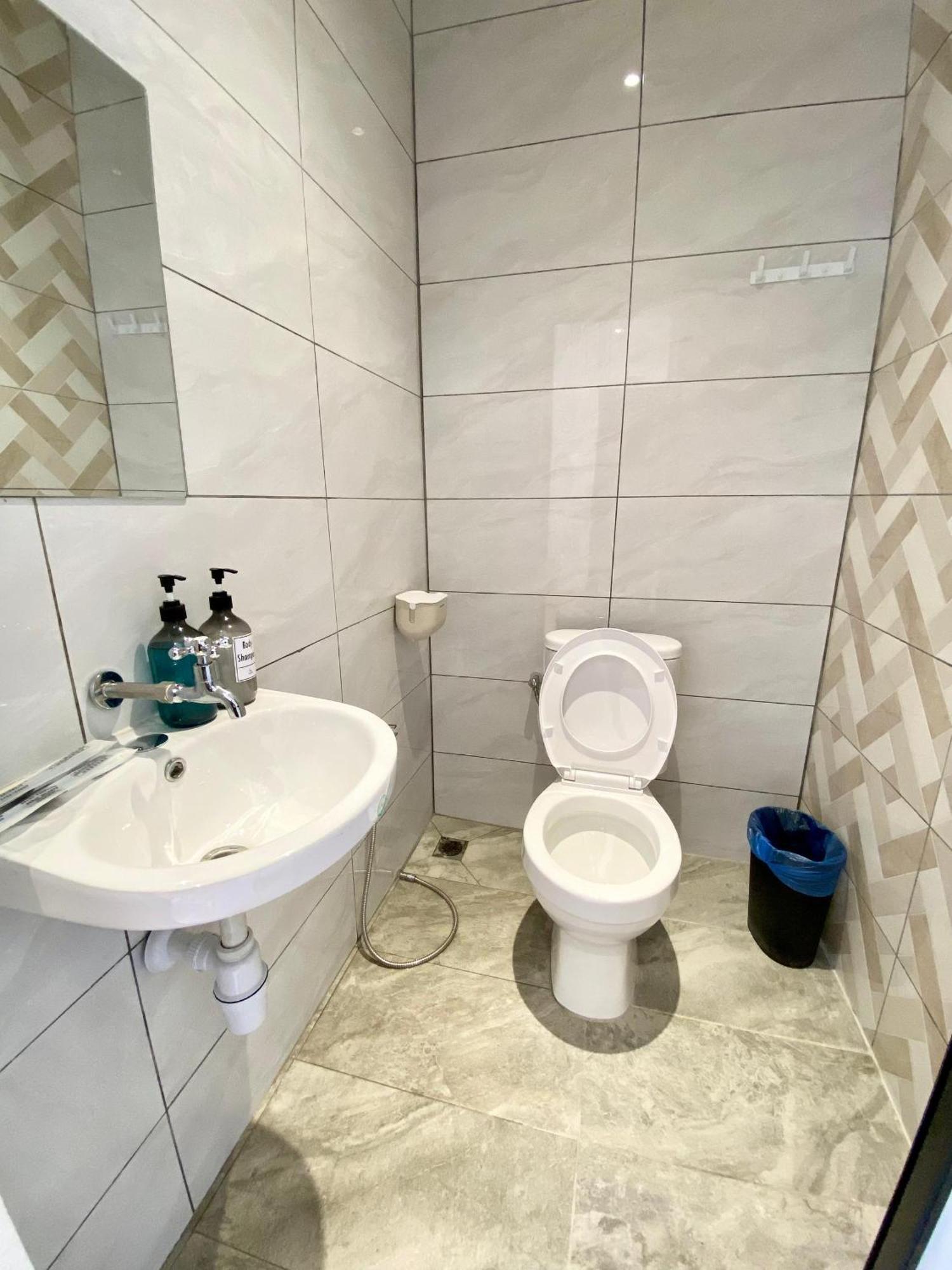 The 6N By Sky Hive Hotel George Town Bagian luar foto